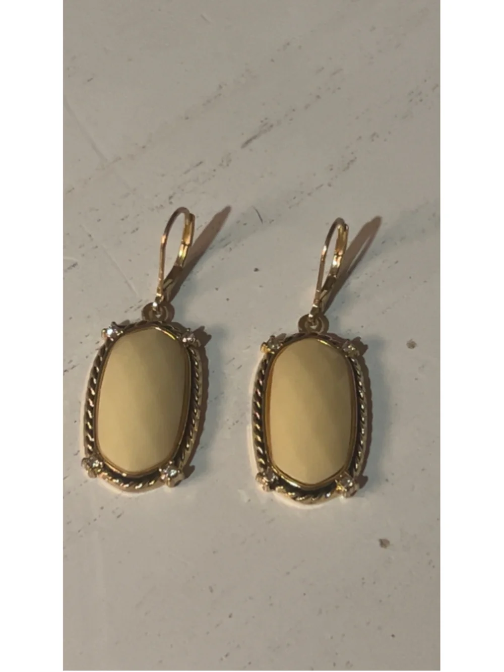 Women's Unbranded Beige and Gold Oval Drop Earrings, One Size